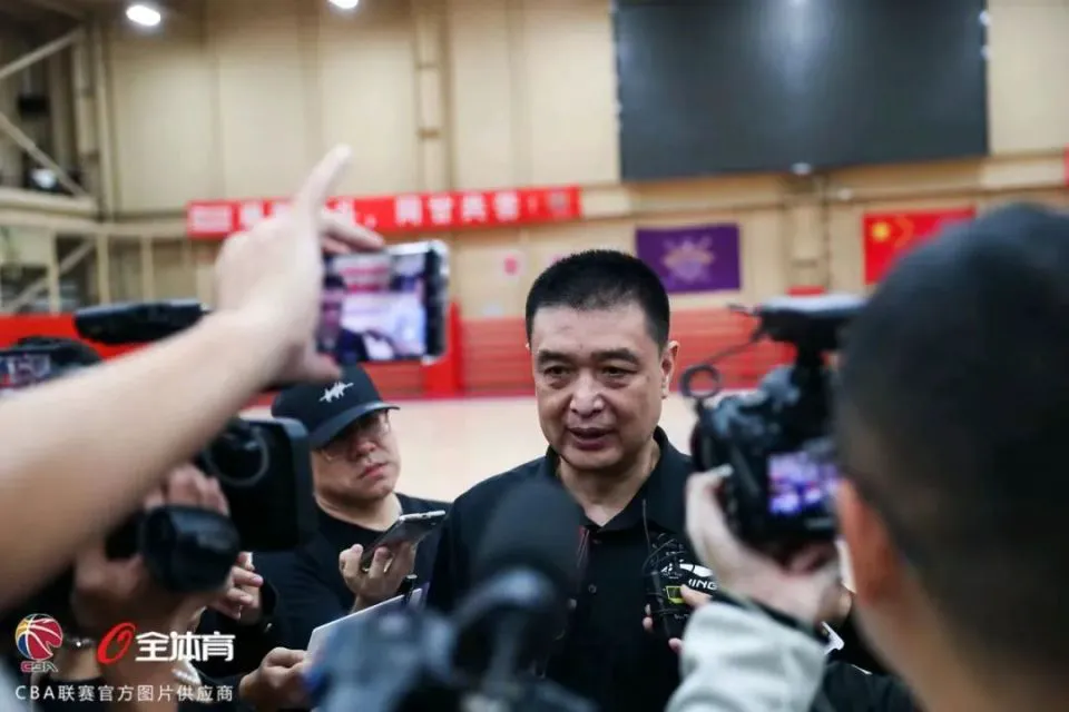 如何设计一套全面的篮球训练计划和策略_0